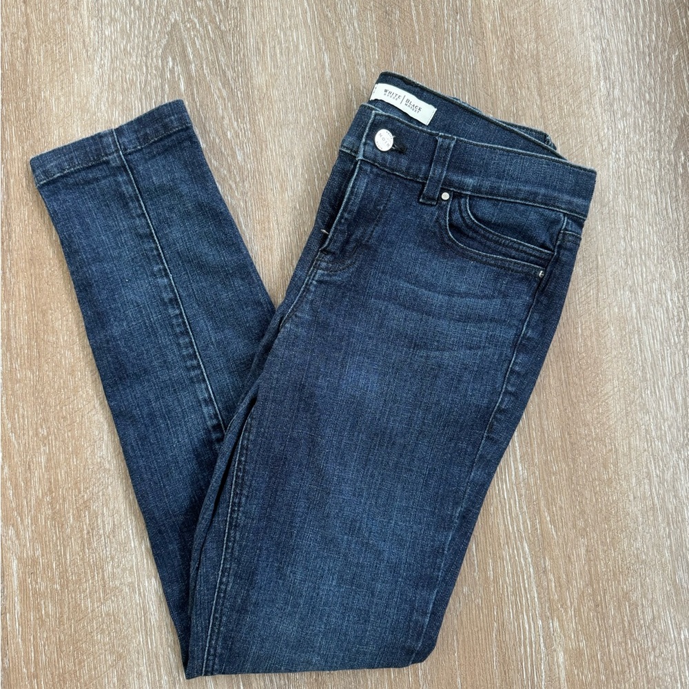 White House Black Market Noir Dark Wash Skinny Leg Women's Jeans Size 4